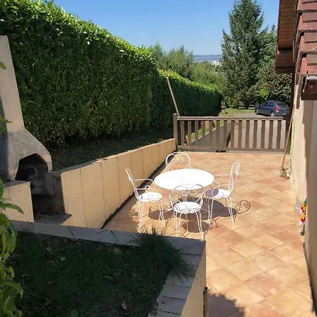 Prázdninový dům Aux Lettres Du Lavoir La Rivière-Saint-Sauveur