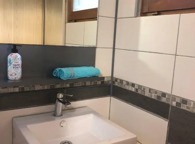 Aux Lettres Du Lavoir * La Rivière-Saint-Sauveur