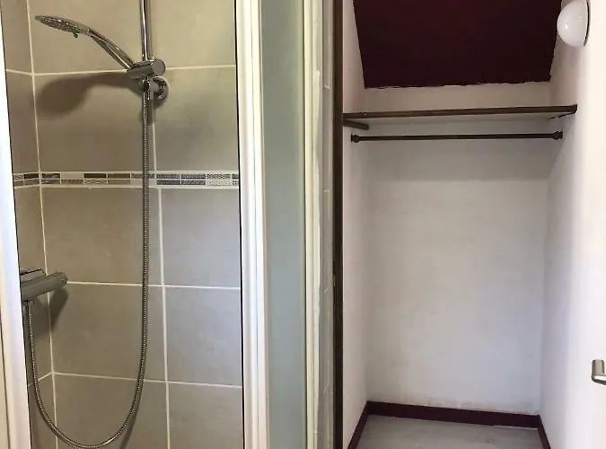 Aux Lettres Du Lavoir بيت للعطل *