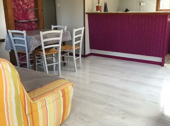 بيت للعطل Aux Lettres Du Lavoir